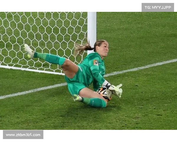 守门员如何通过观察技巧判断点球方向并提高扑救成功率