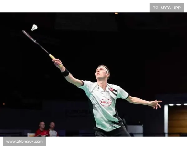 安赛龙凭借惊人反应速度网前扑球夺冠 展现冠军风采新加坡公开赛决赛精彩瞬间